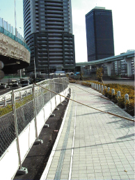 ガゼルスリットの施工例　東京都・公園